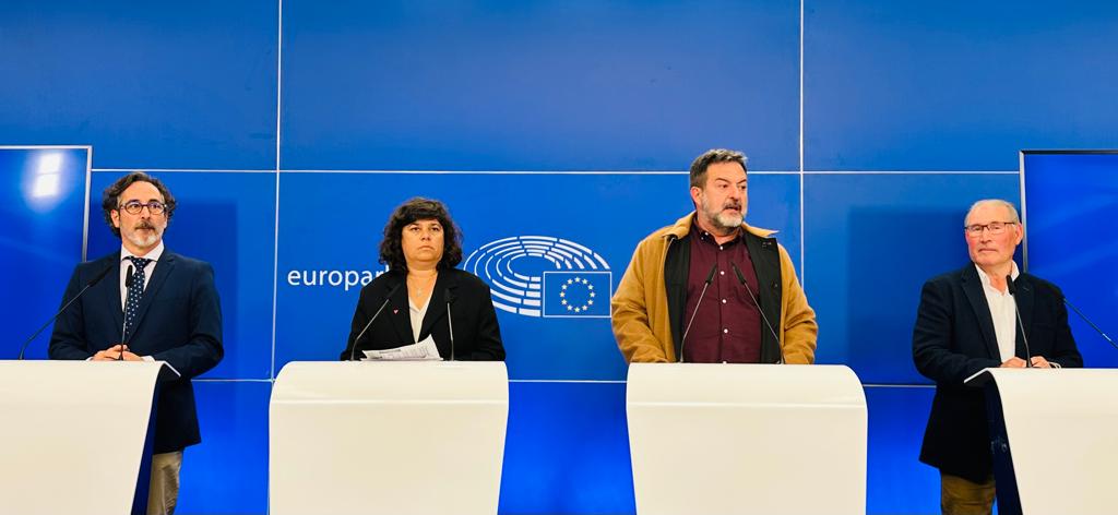 Carmen Álvarez reclama junto a la Cofradía de Sanlúcar el mantenimiento de la actividad pesquera en los caladeros